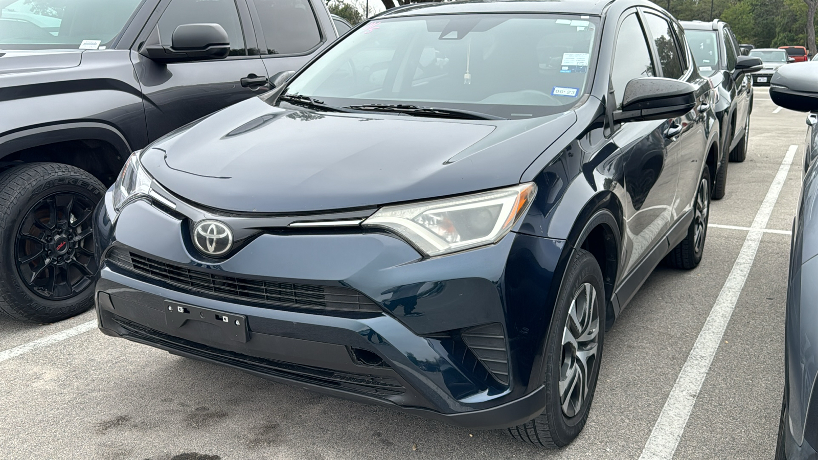 2018 Toyota RAV4 LE 4