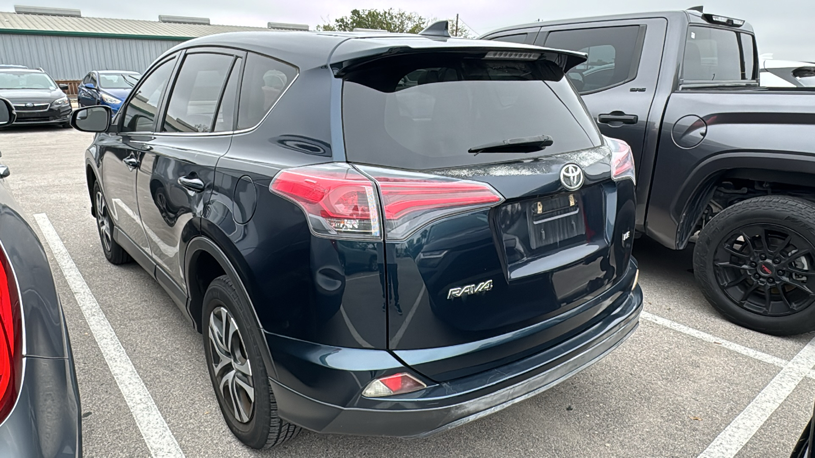 2018 Toyota RAV4 LE 8