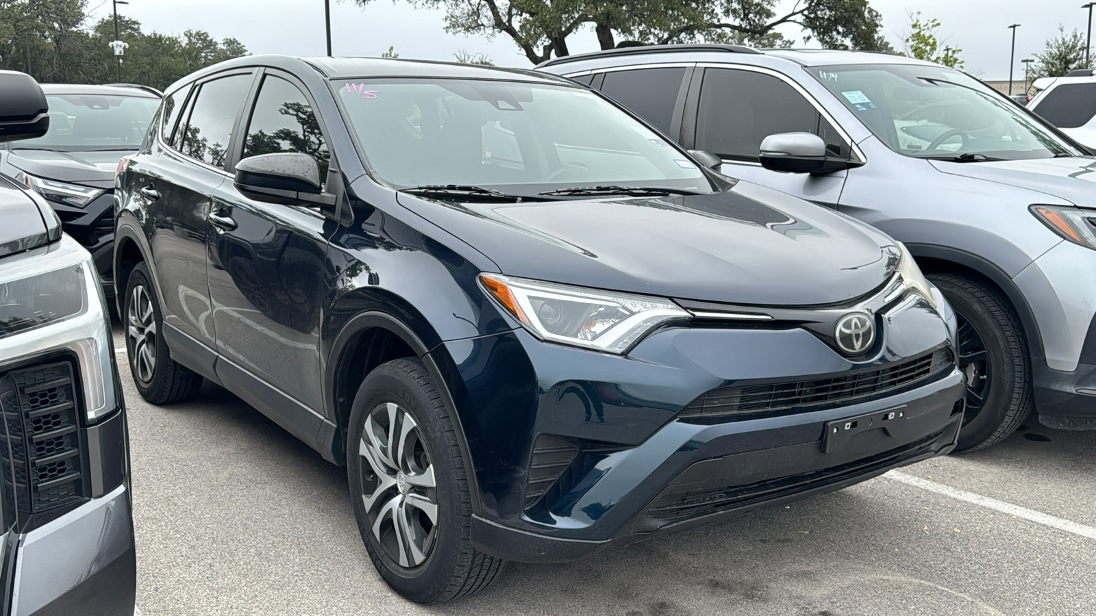 2018 Toyota RAV4 LE 11