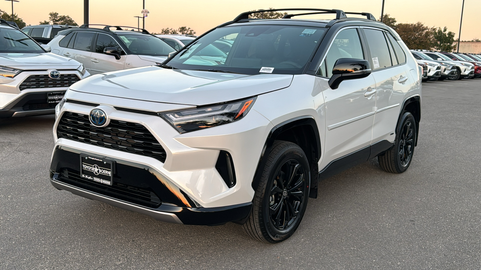 2024 Toyota RAV4 Hybrid XSE 3