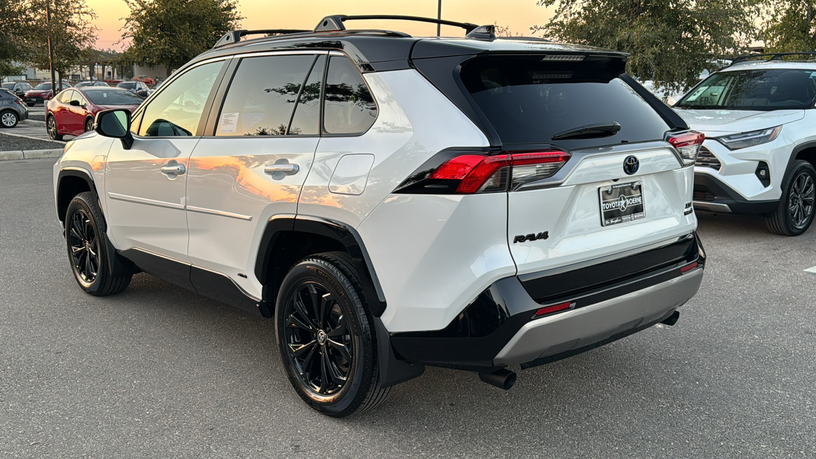 2024 Toyota RAV4 Hybrid XSE 5