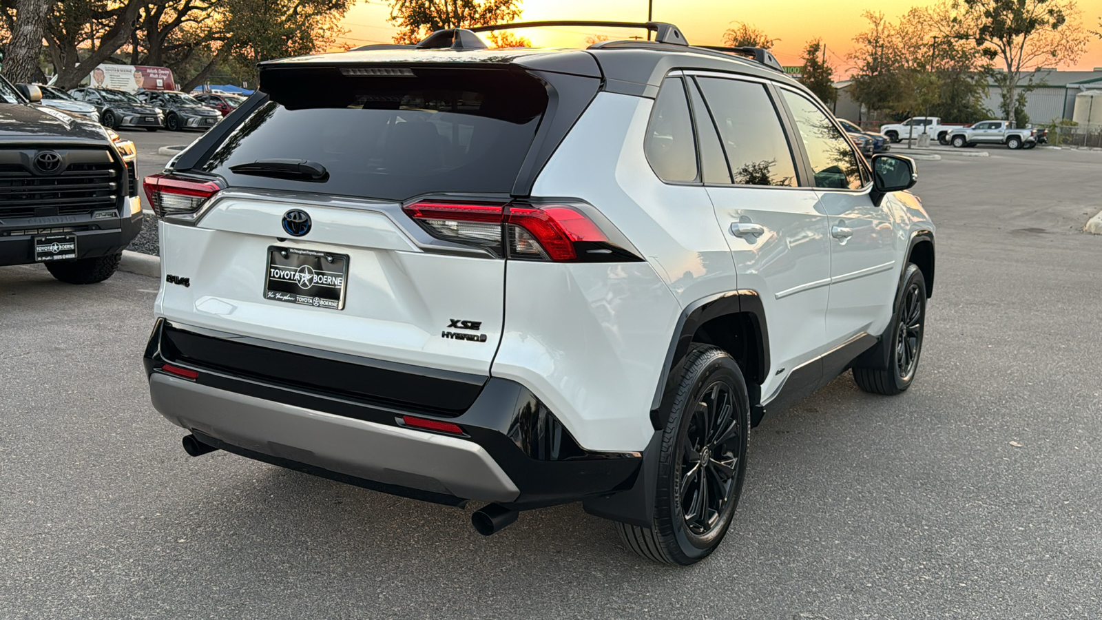 2024 Toyota RAV4 Hybrid XSE 7