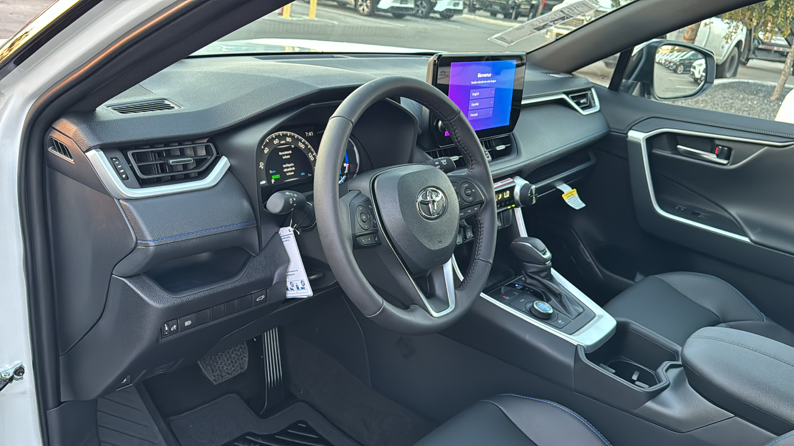 2024 Toyota RAV4 Hybrid XSE 12