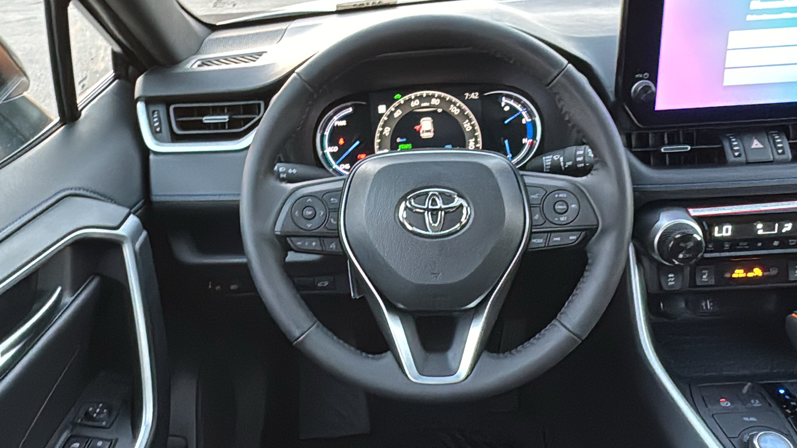 2024 Toyota RAV4 Hybrid XSE 17