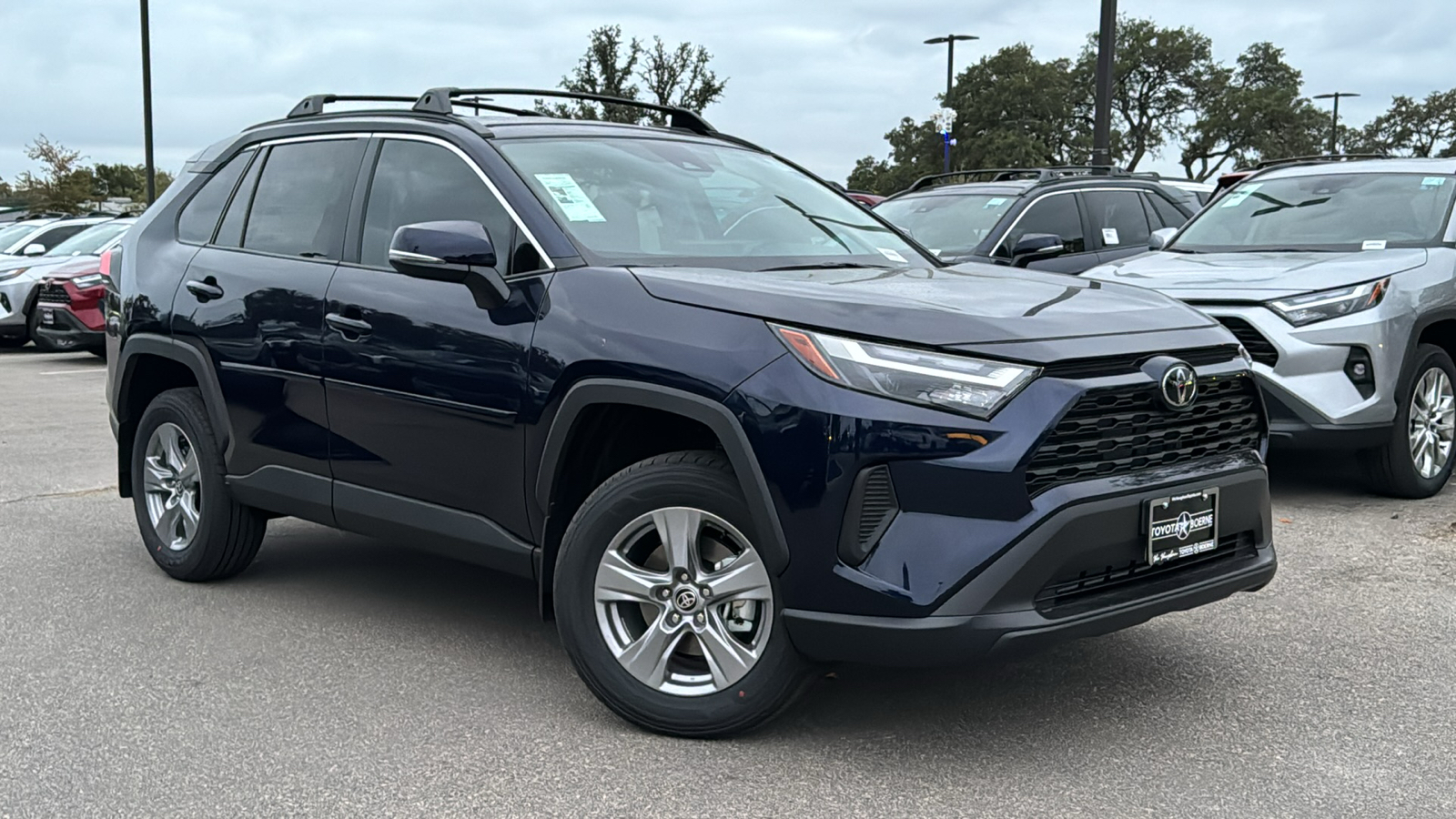 2024 Toyota RAV4 XLE 24