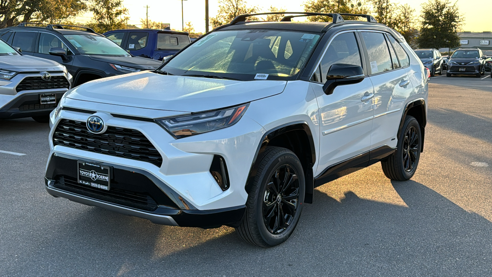 2024 Toyota RAV4 Hybrid XSE 3