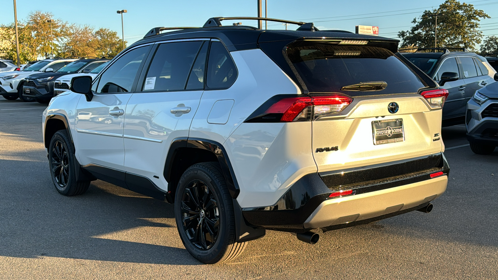 2024 Toyota RAV4 Hybrid XSE 5