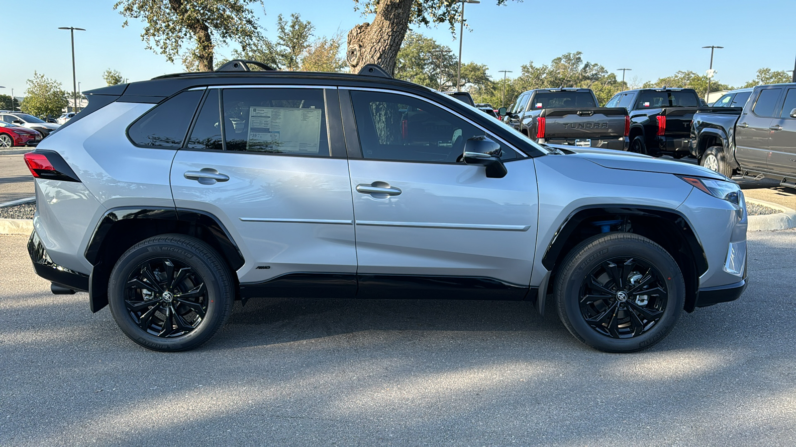 2024 Toyota RAV4 Hybrid XSE 8