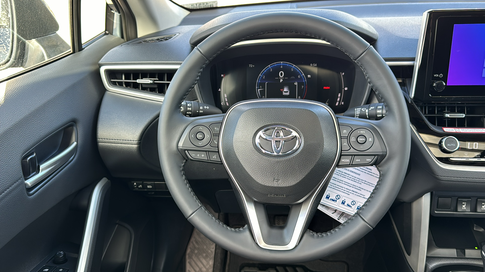 2024 Toyota Corolla Cross XLE 16