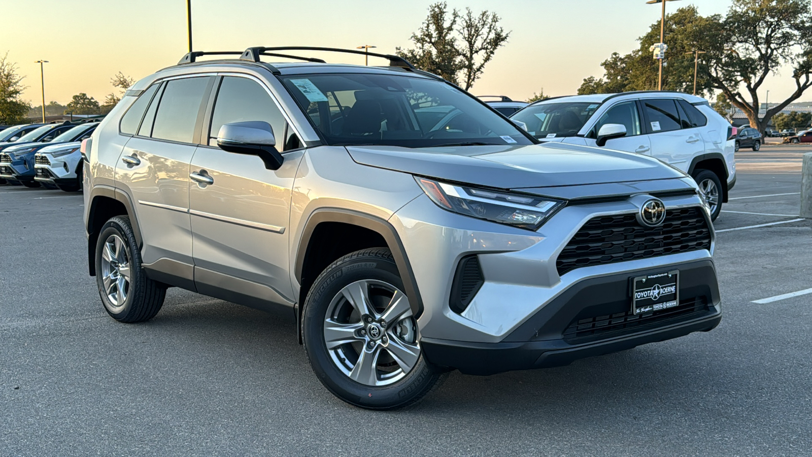 2024 Toyota RAV4 XLE 24