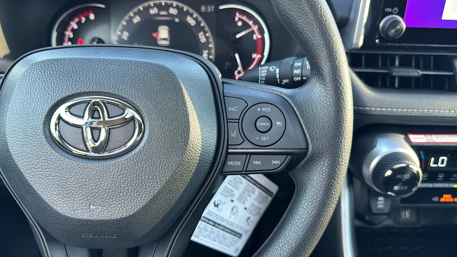 2024 Toyota RAV4 XLE 20