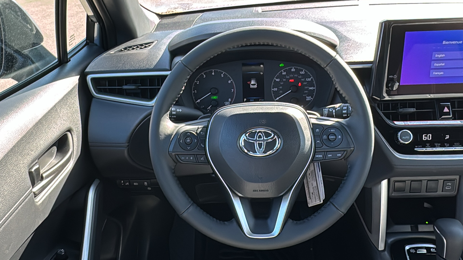 2024 Toyota Corolla Cross Hybrid SE 17