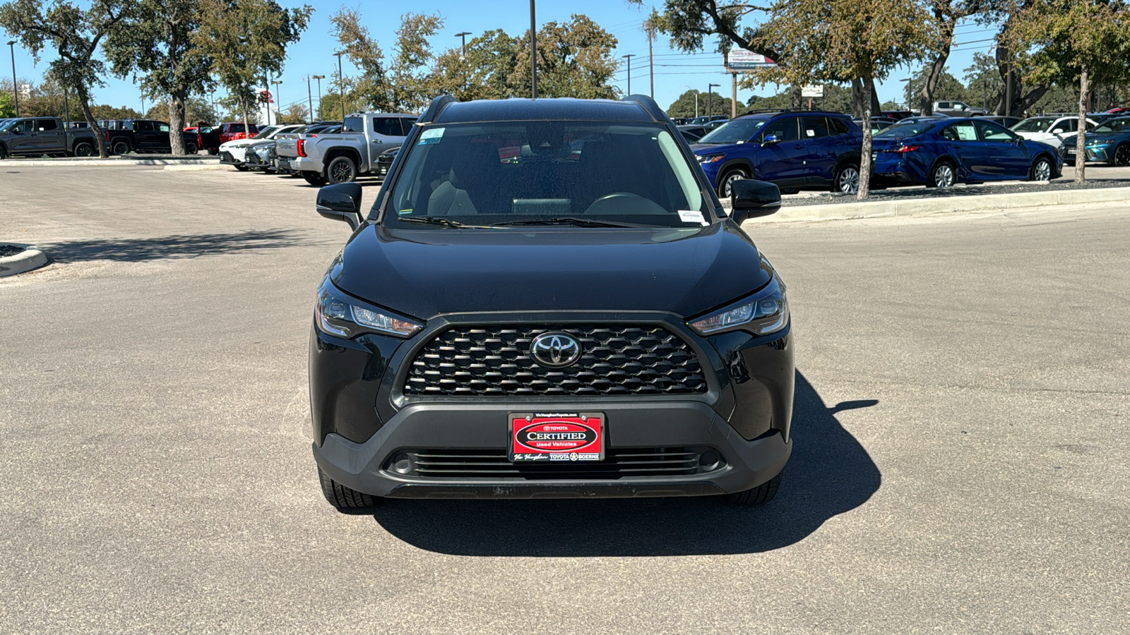 2022 Toyota Corolla Cross LE 2