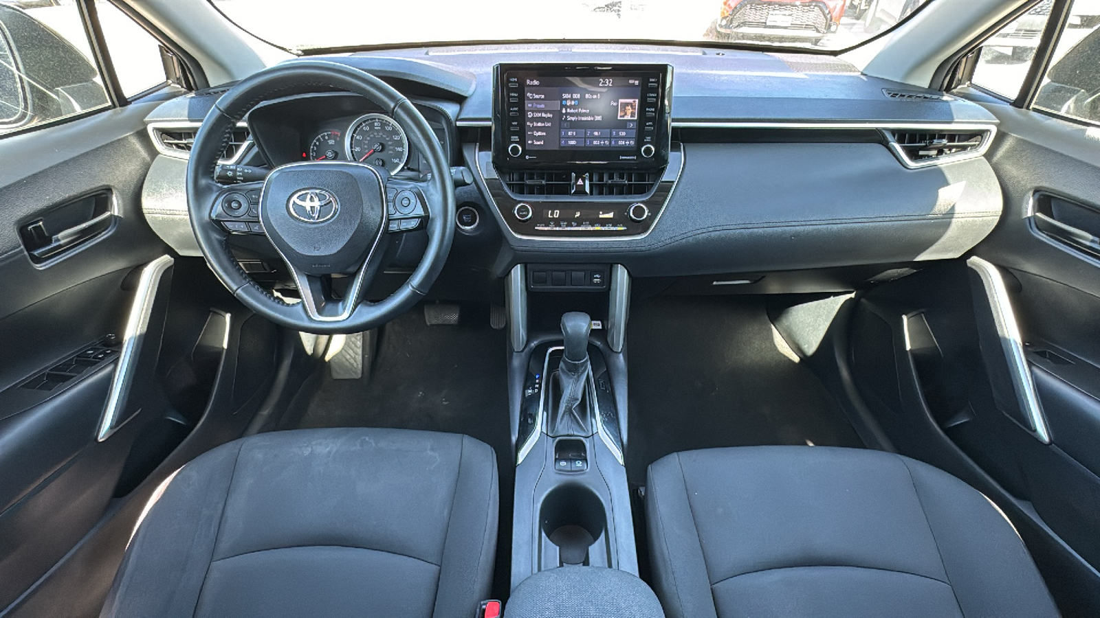 2022 Toyota Corolla Cross LE 17