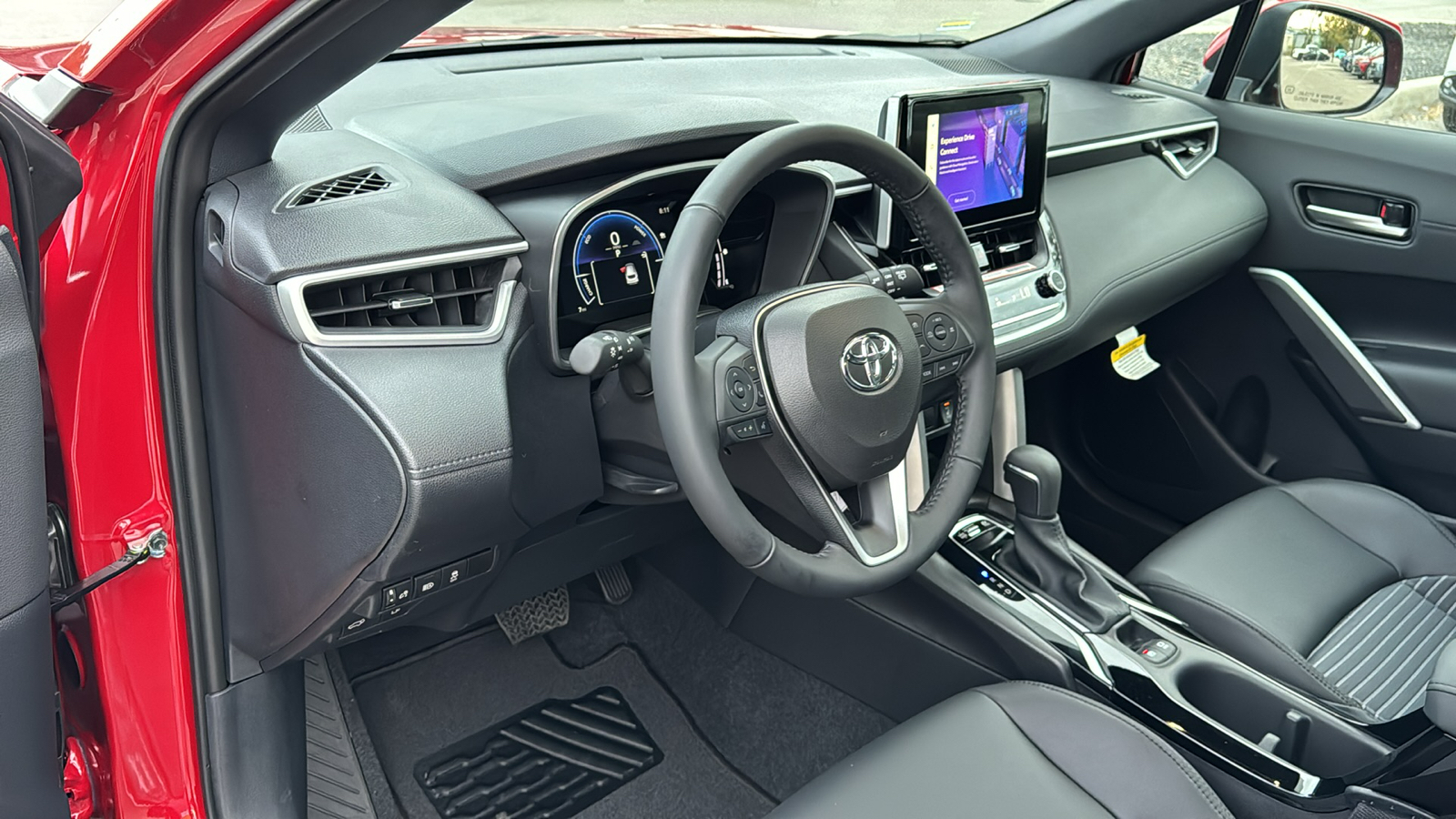 2024 Toyota Corolla Cross Hybrid XSE 12