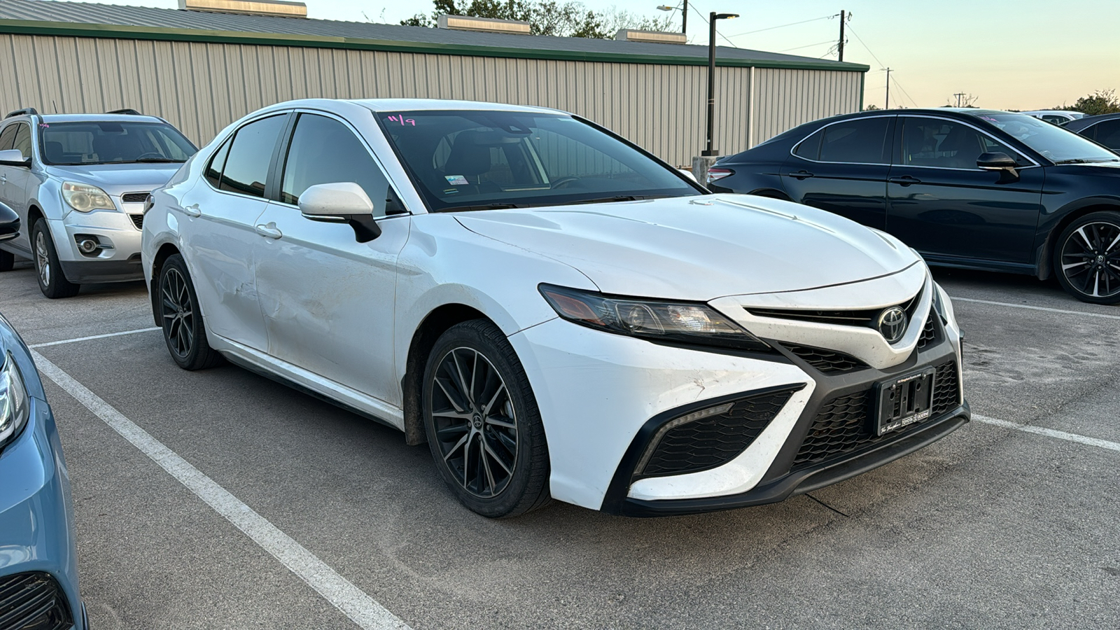 2023 Toyota Camry SE 2