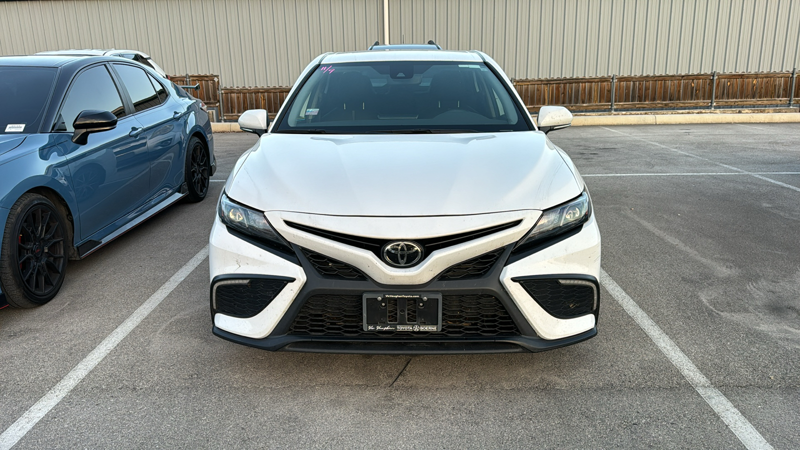 2023 Toyota Camry SE 3