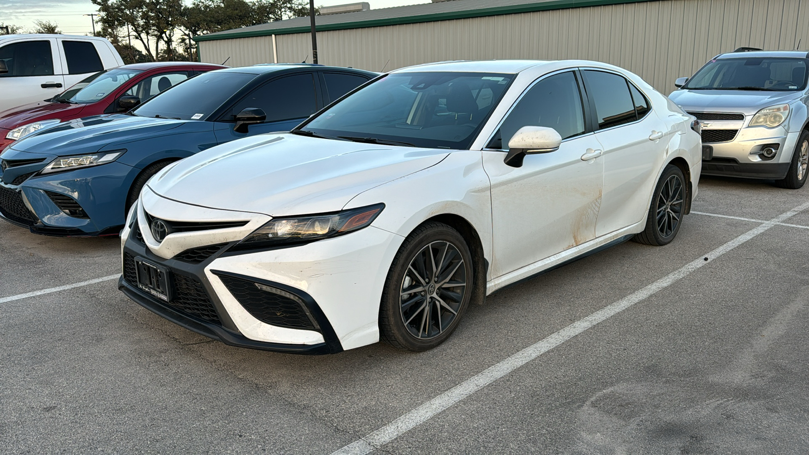 2023 Toyota Camry SE 4