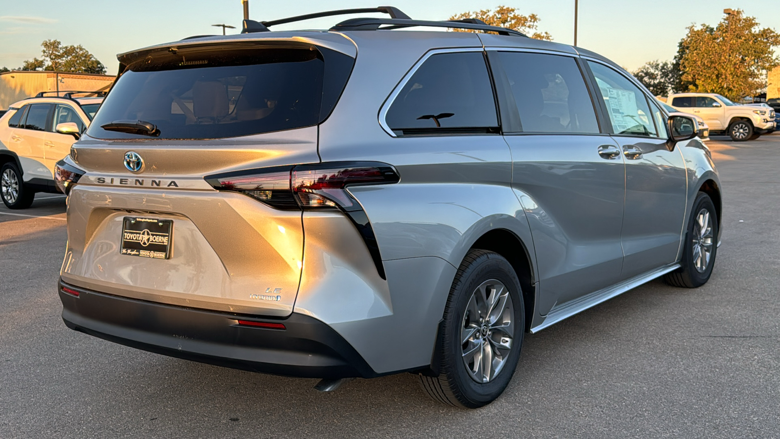 2024 Toyota Sienna LE 7