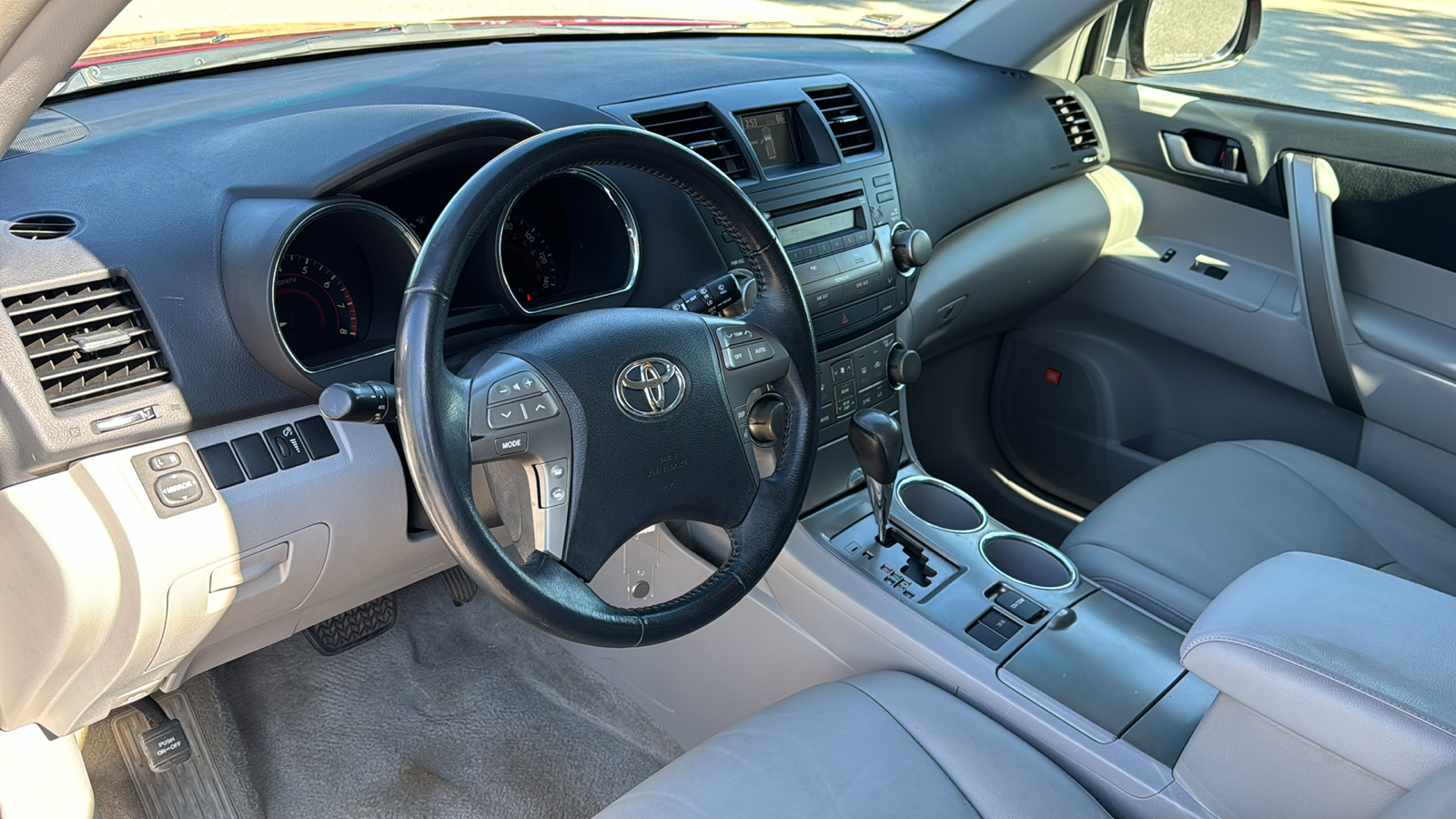 2008 Toyota Highlander Sport 12