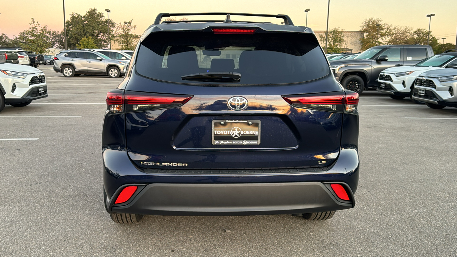 2024 Toyota Highlander LE 6