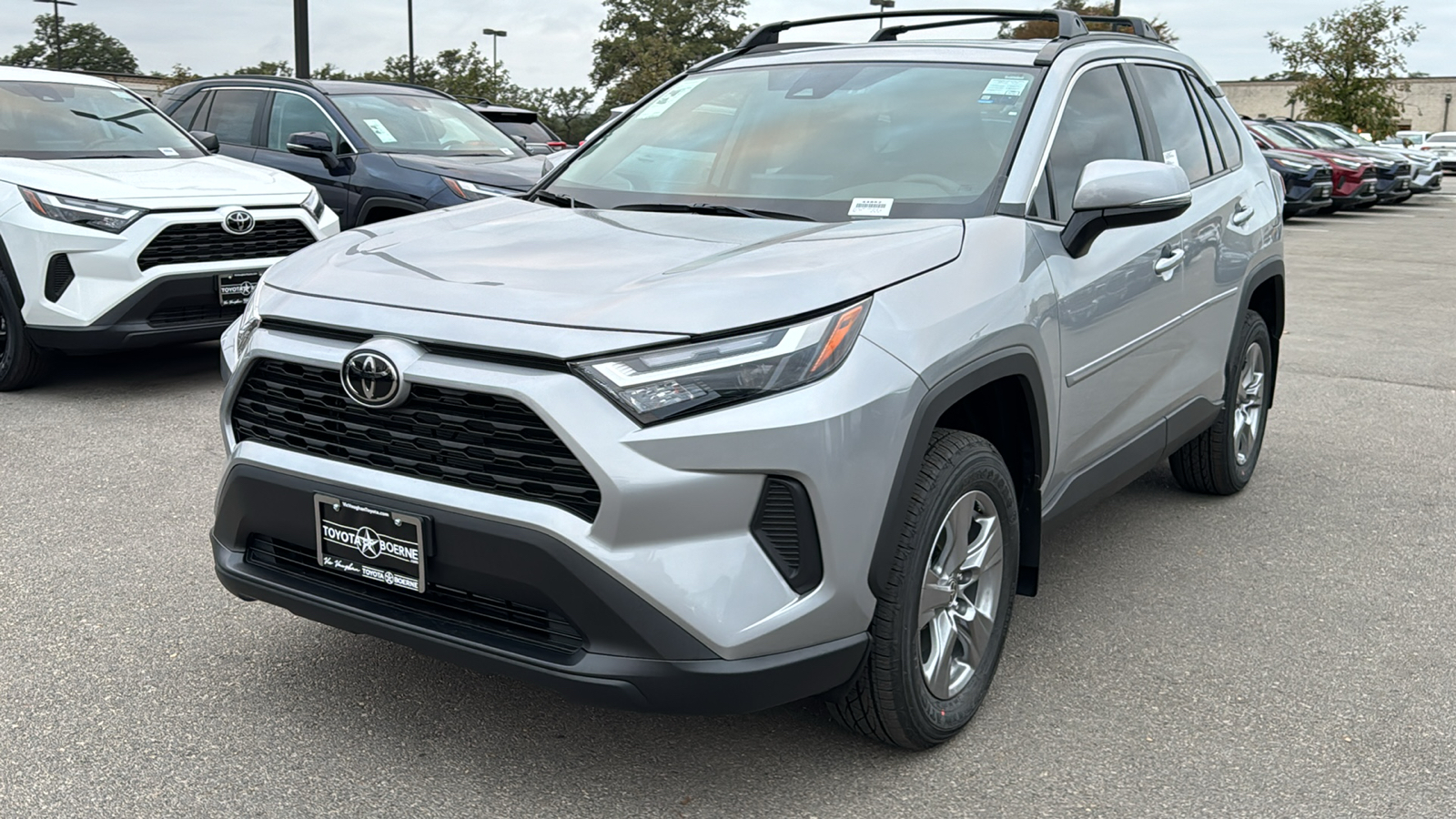 2024 Toyota RAV4 XLE 3