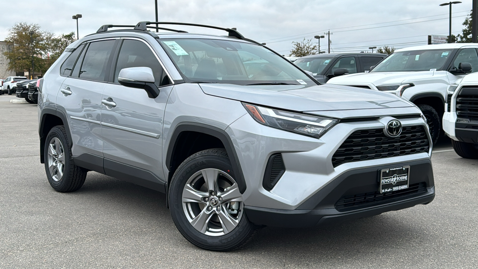 2024 Toyota RAV4 XLE 24