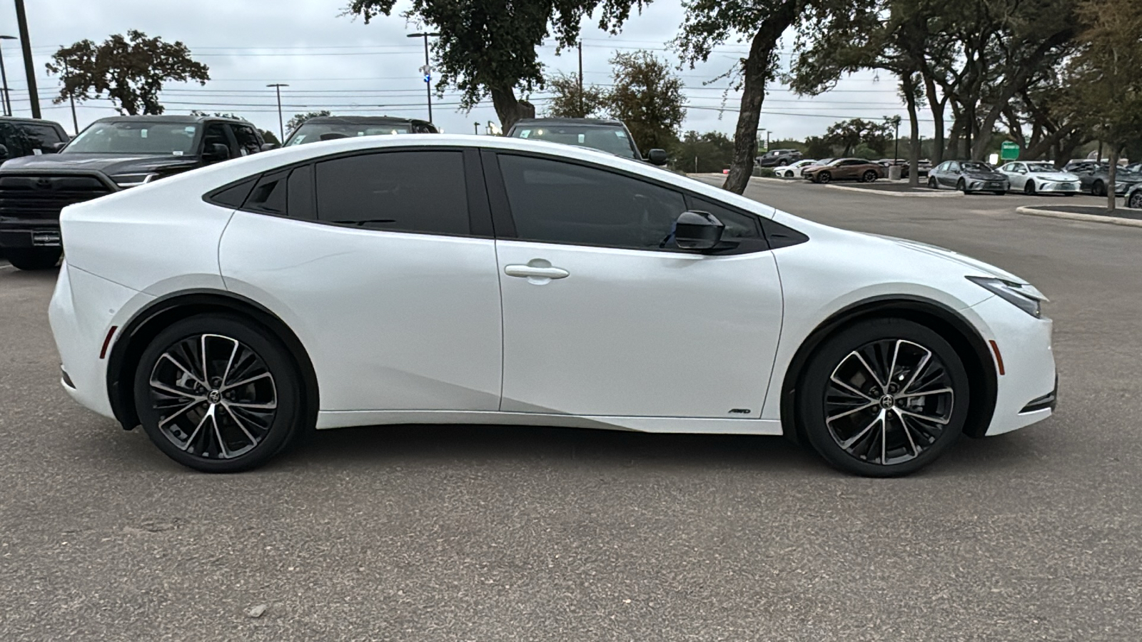 2024 Toyota Prius Limited 8