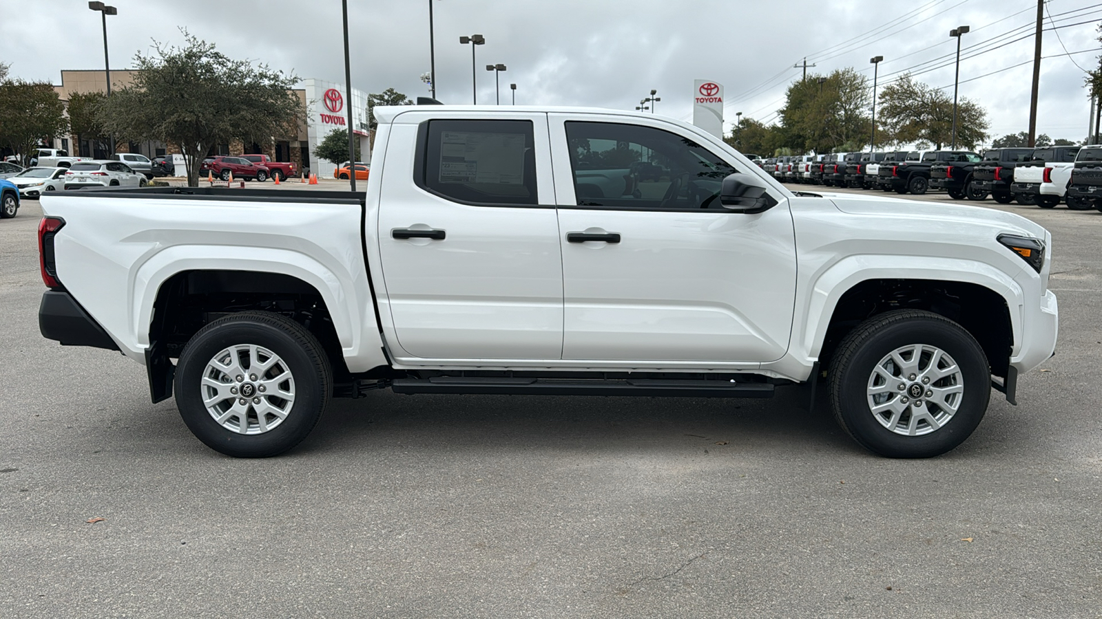 2024 Toyota Tacoma SR 8