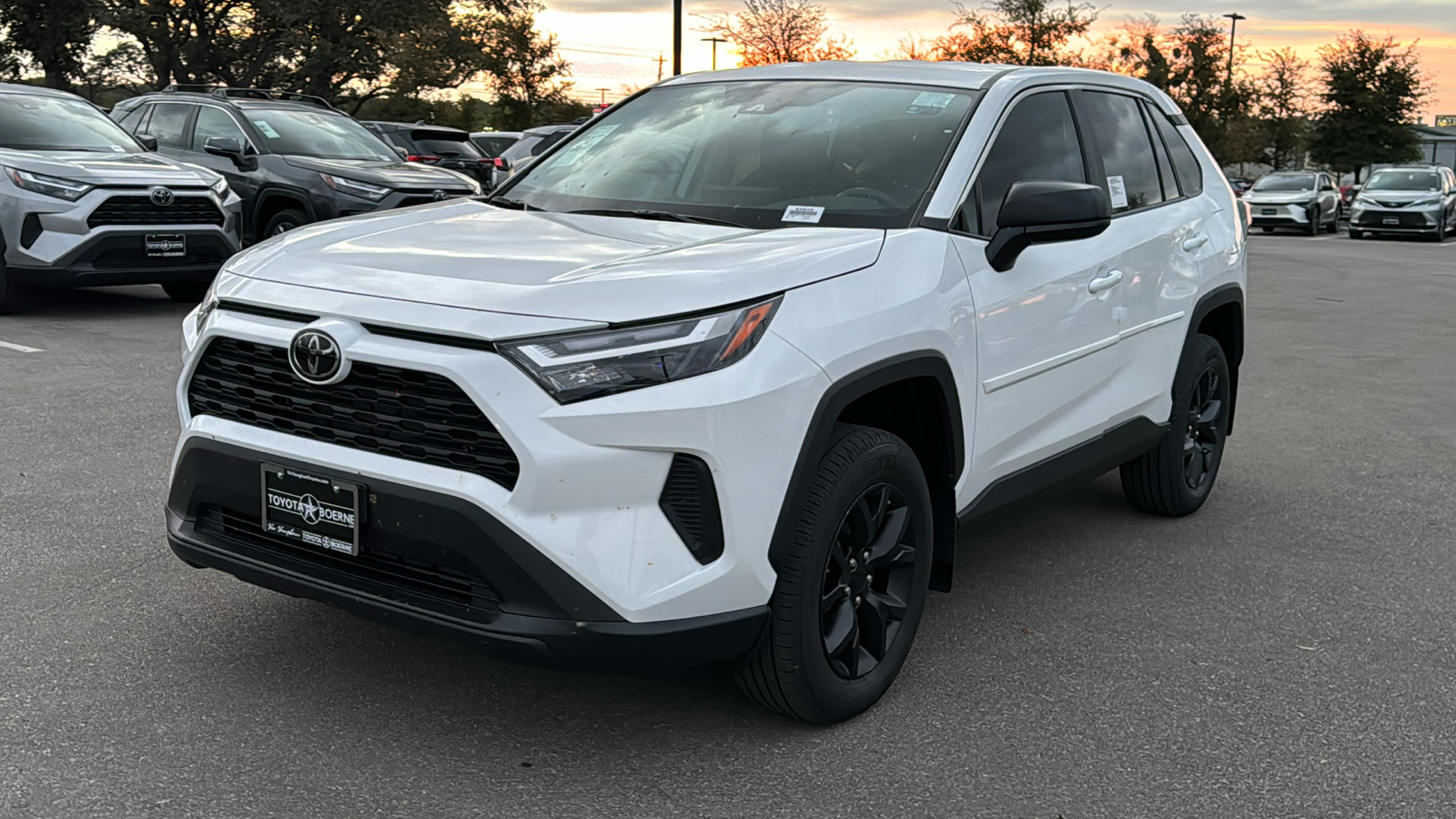 2024 Toyota RAV4 LE 3