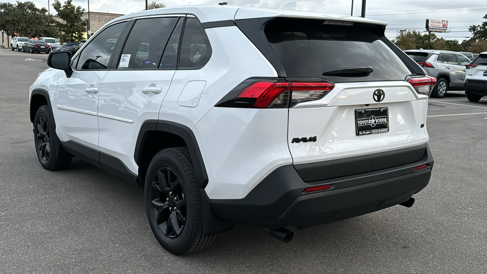 2024 Toyota RAV4 LE 5