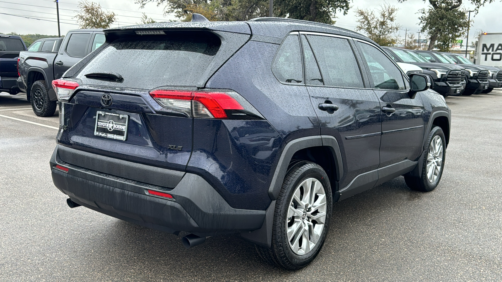 2024 Toyota RAV4 XLE Premium 8