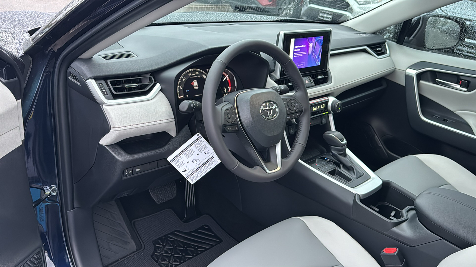 2024 Toyota RAV4 XLE Premium 13