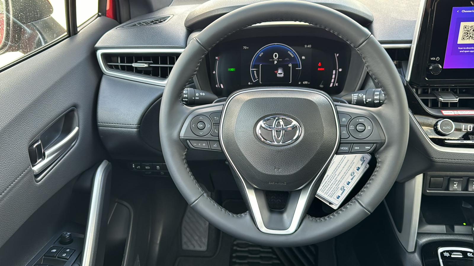 2024 Toyota Corolla Cross Hybrid XSE 18