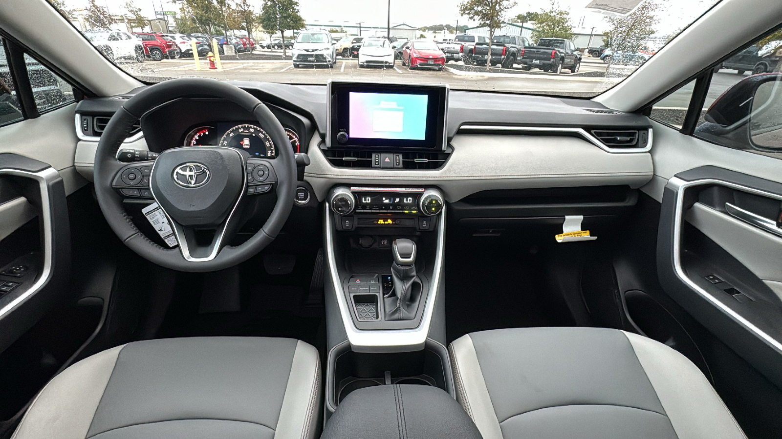 2024 Toyota RAV4 XLE Premium 17