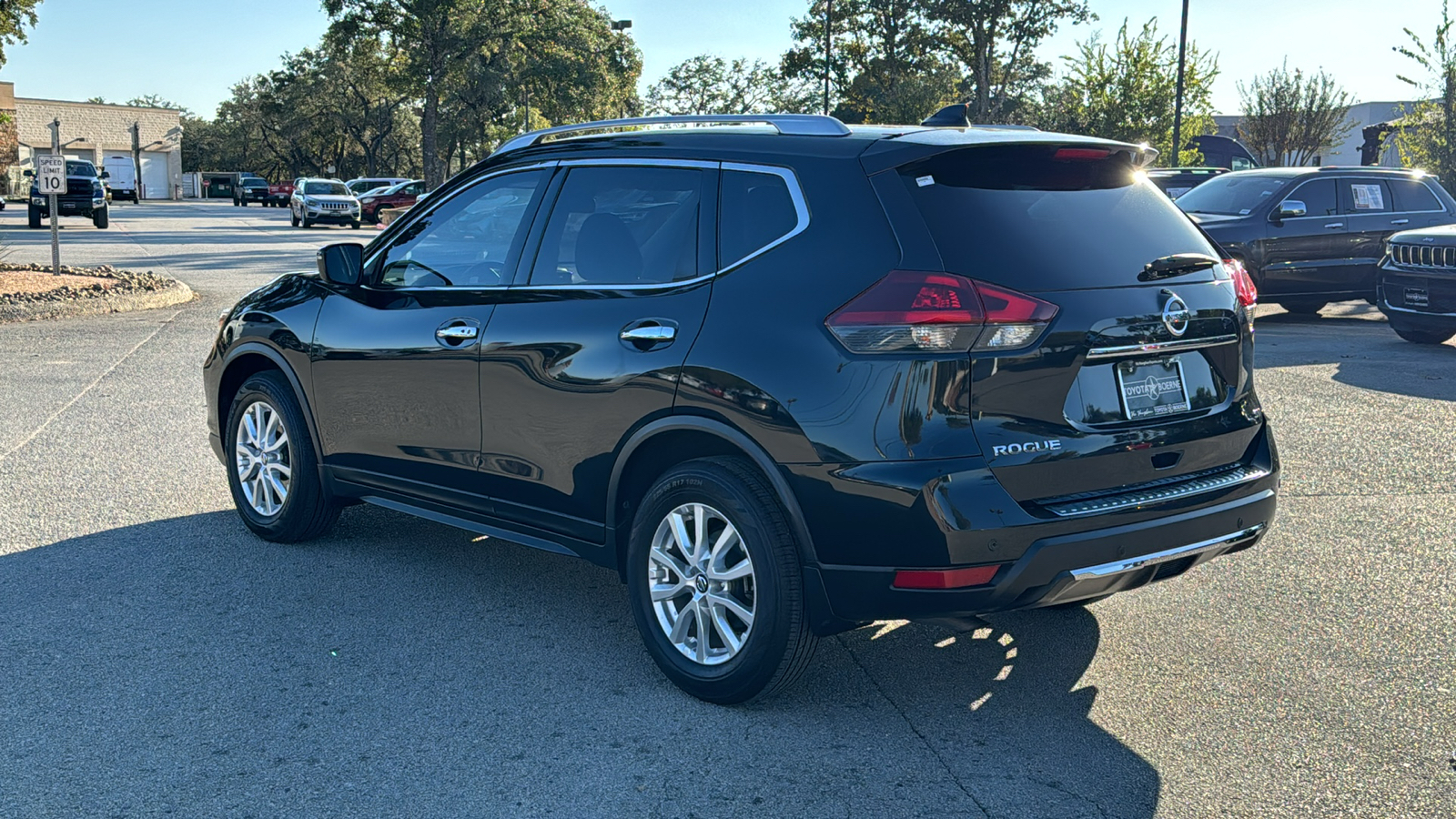 2020 Nissan Rogue SV 6