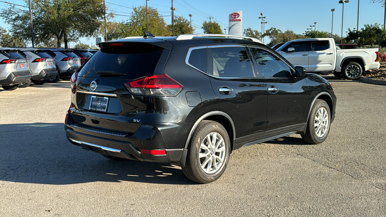 2020 Nissan Rogue SV 8