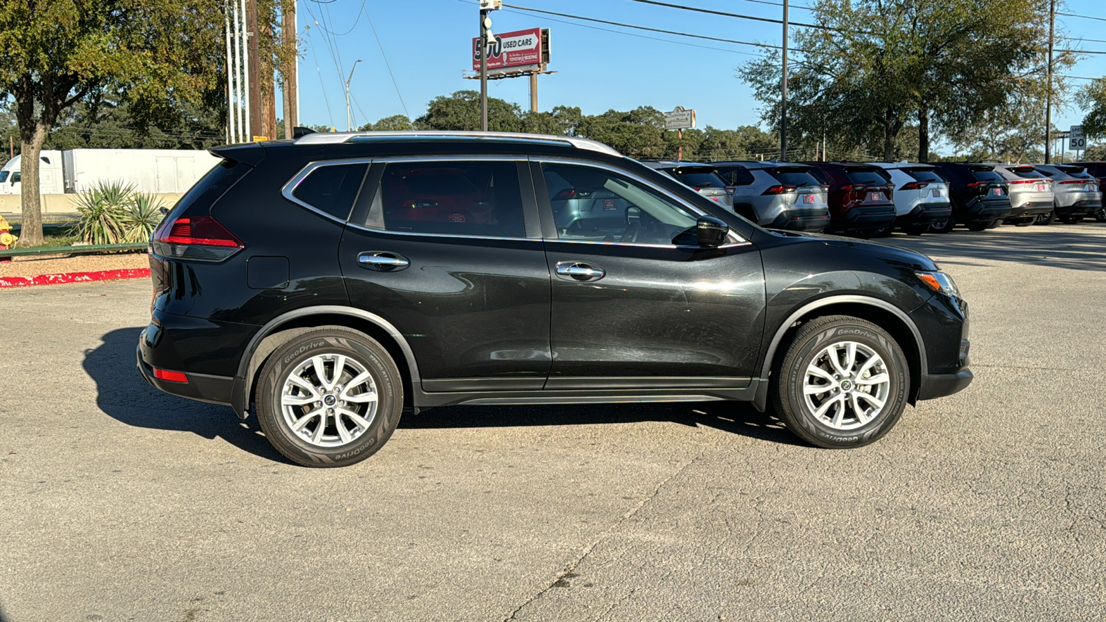 2020 Nissan Rogue SV 9