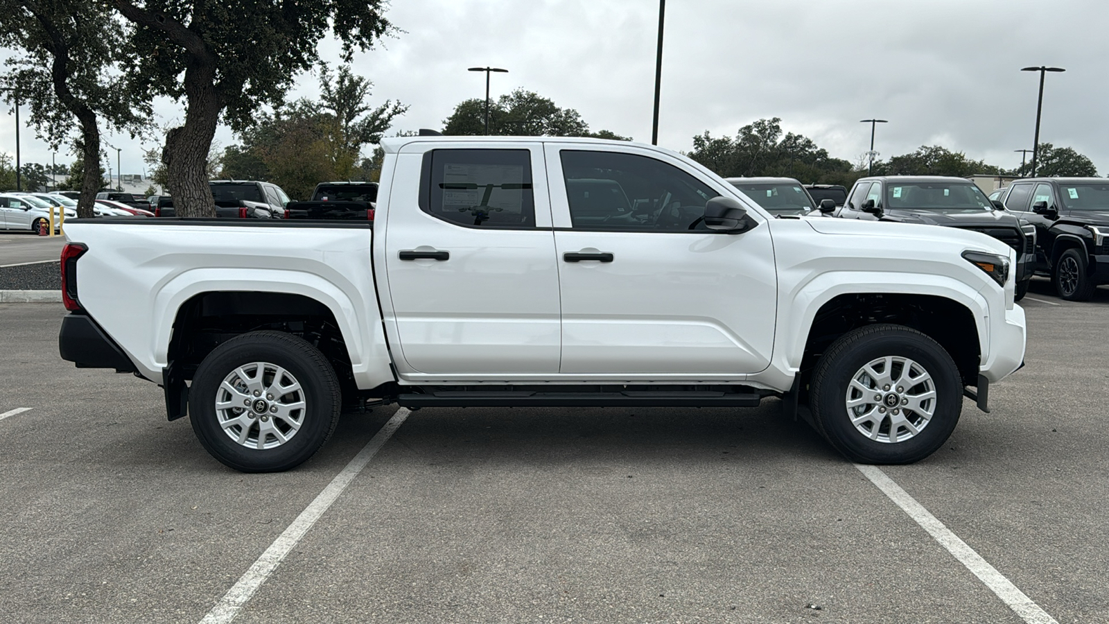 2024 Toyota Tacoma SR 8