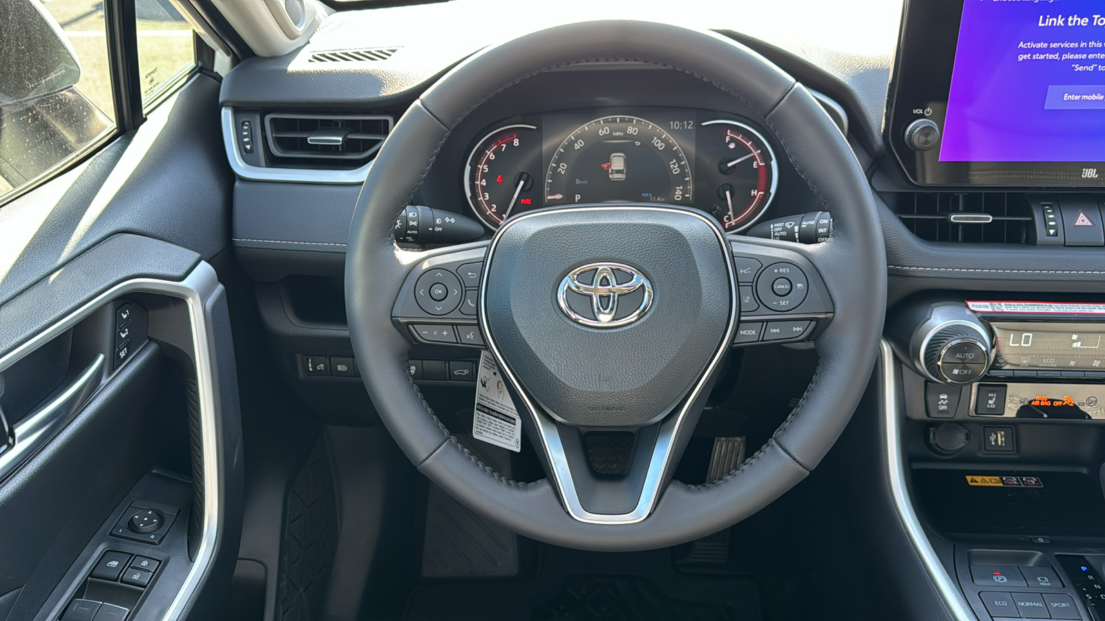 2024 Toyota RAV4 XLE Premium 17