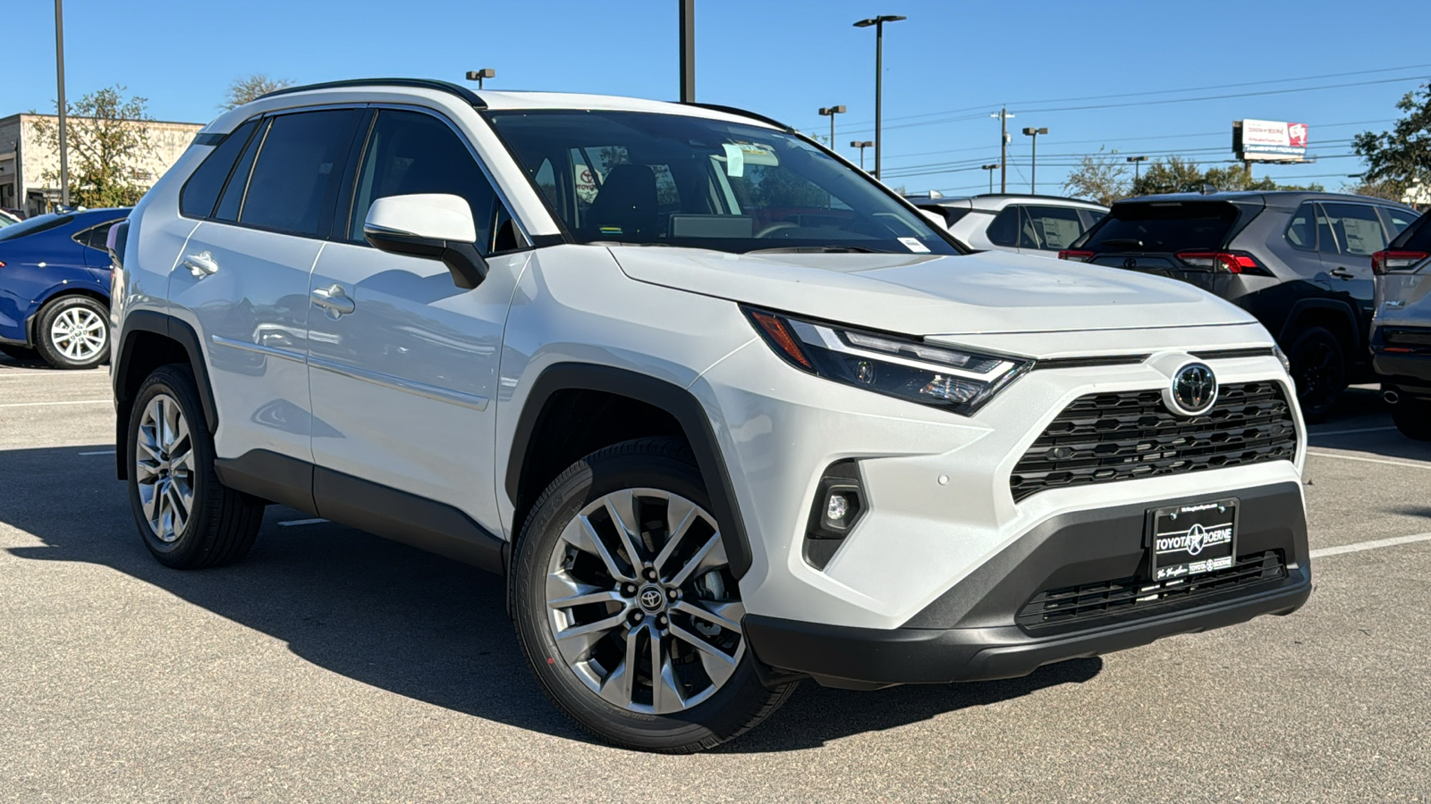 2024 Toyota RAV4 XLE Premium 24