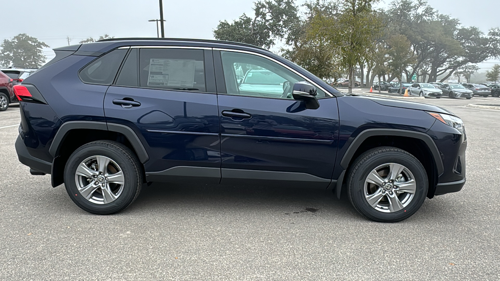 2024 Toyota RAV4 XLE 8