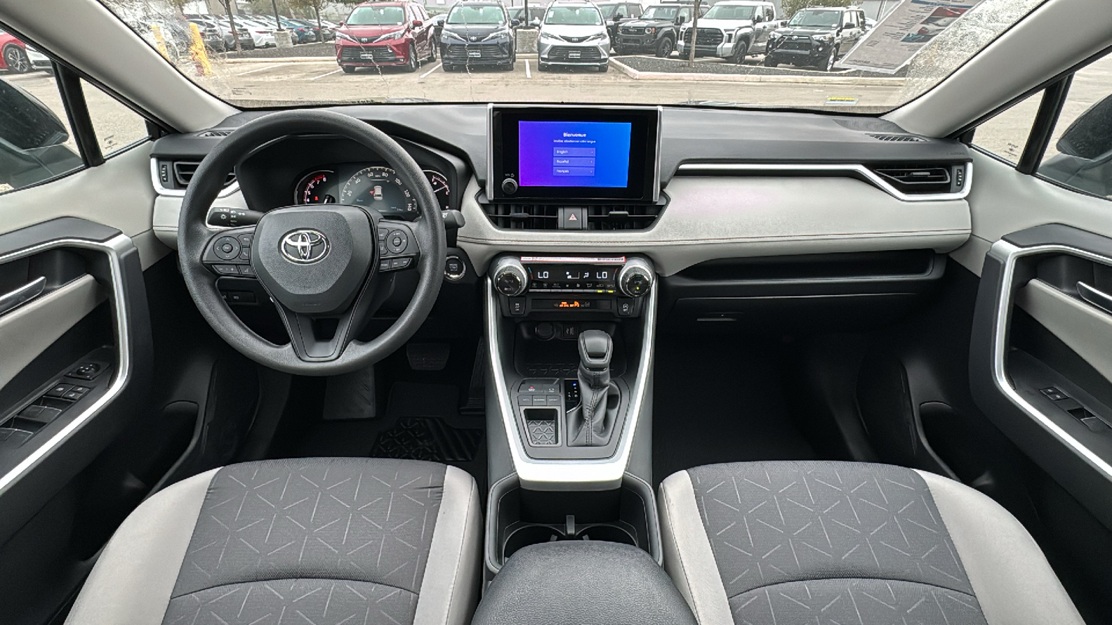 2024 Toyota RAV4 XLE 16