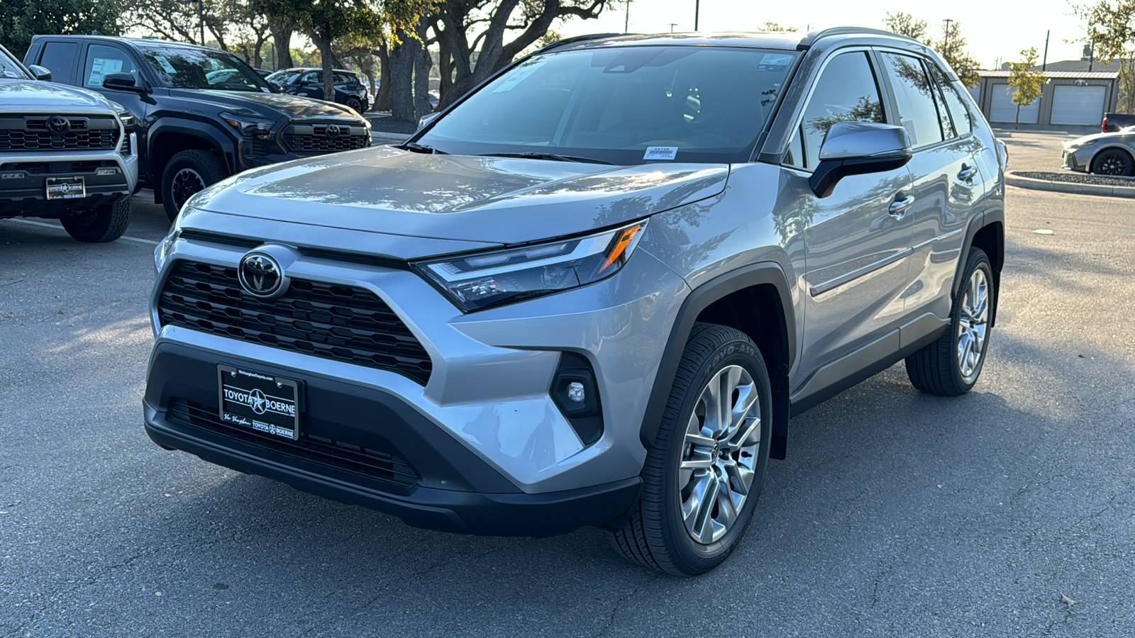 2024 Toyota RAV4 XLE Premium 3