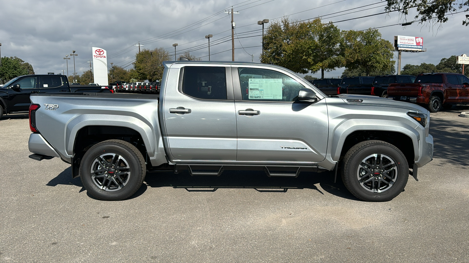 2024 Toyota Tacoma Hybrid TRD Sport 8