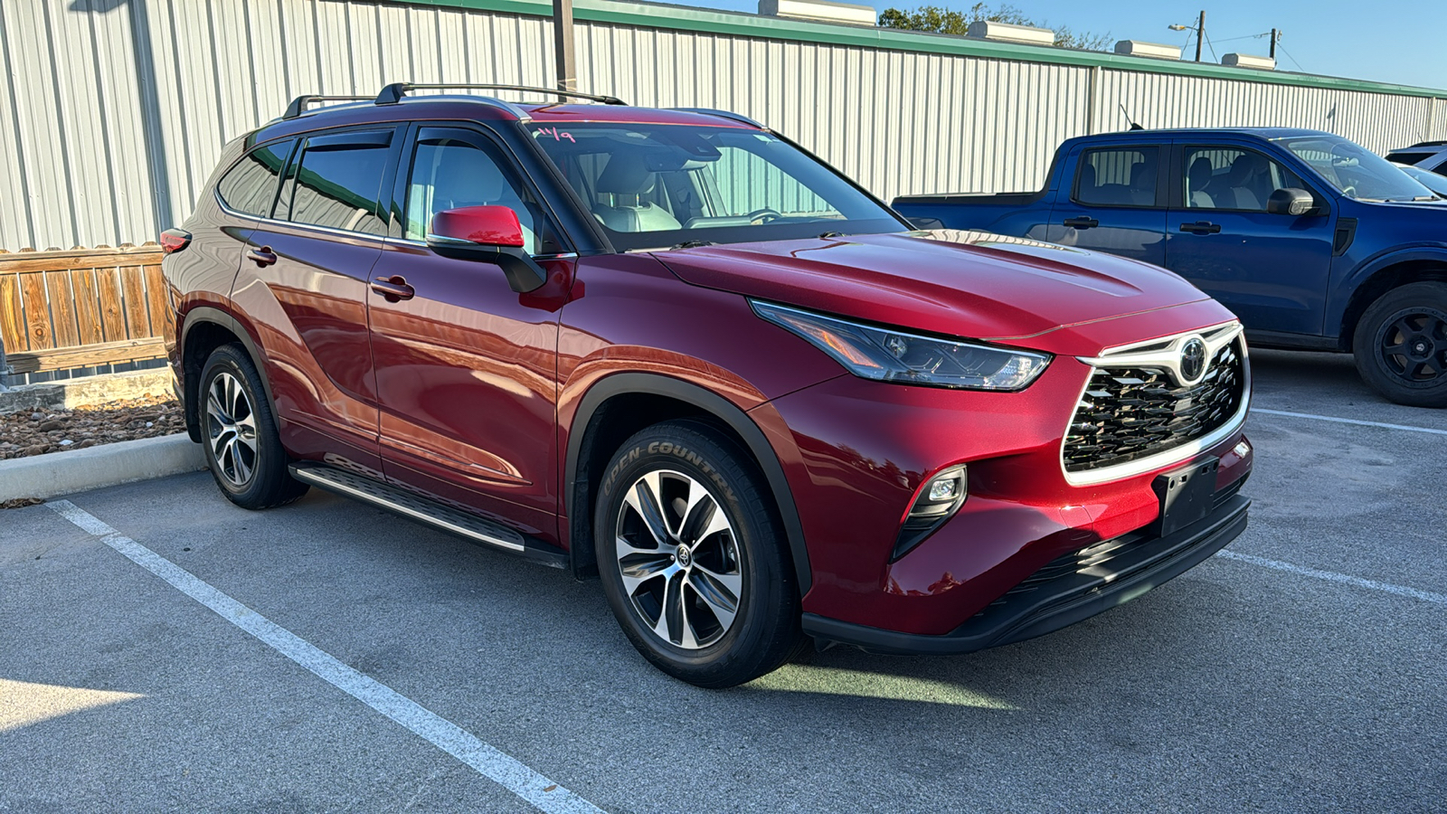 2022 Toyota Highlander XLE 2