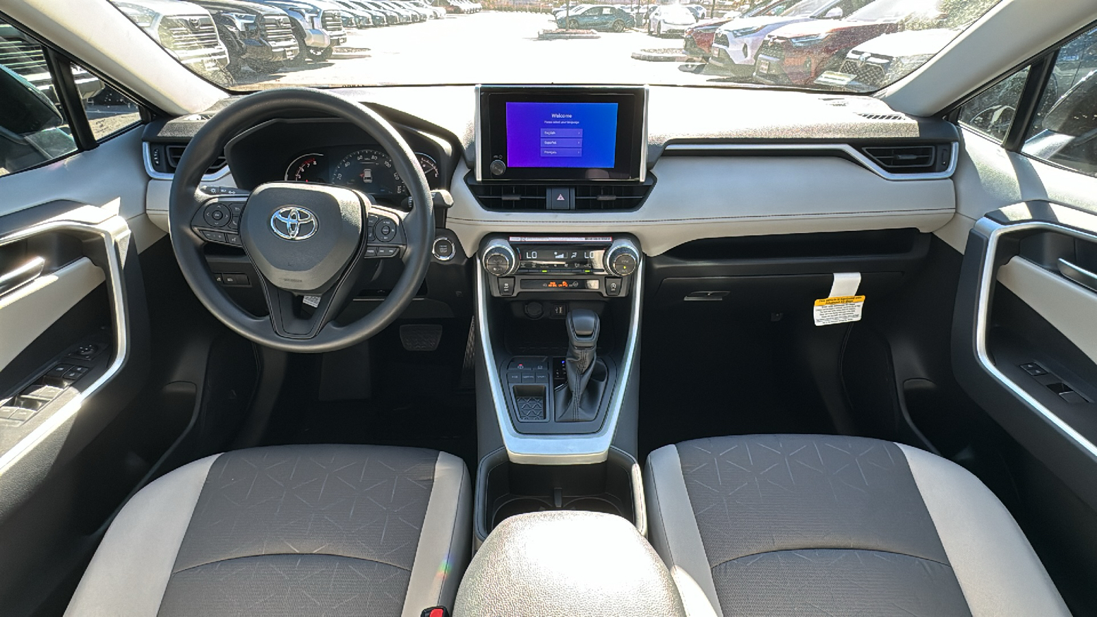 2024 Toyota RAV4 XLE 16