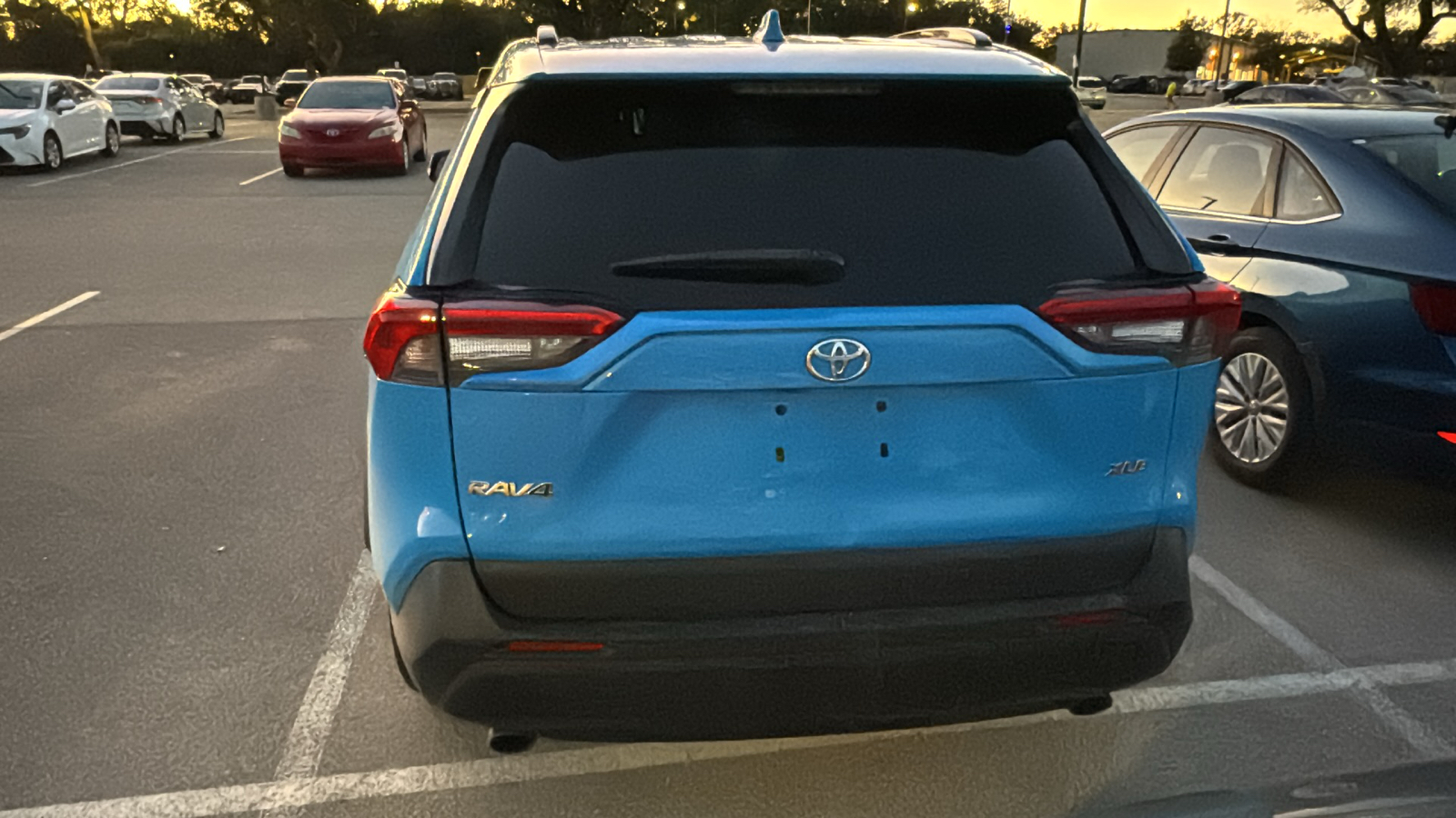 2021 Toyota RAV4 XLE Premium 5