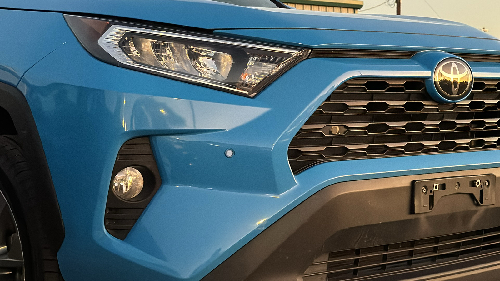 2021 Toyota RAV4 XLE Premium 10