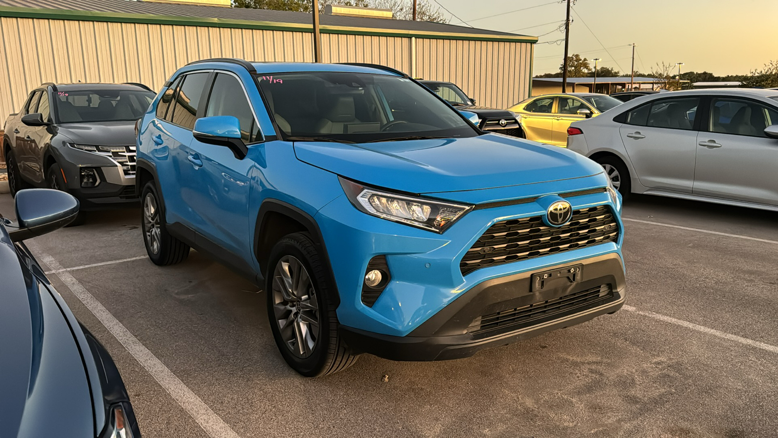 2021 Toyota RAV4 XLE Premium 11